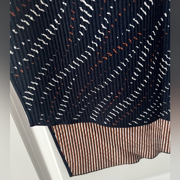 Per se navy asymmetrical knit skirt - Picture 3 of 6